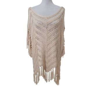 Very J New In Size 2X/3X Cream Colored Knit Fringed Poncho Shawl Cape, NWOT